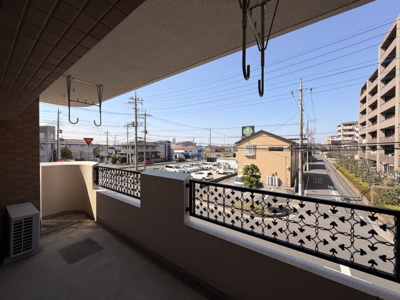 【バルコニー】 | シェリール北原台 | 暖かな日差しのふりそそぐバルコニー
