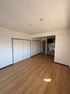 【居間・リビング】 | シェリール北原台 | 前回募集時の写真です
