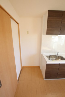 【その他】 | グリーンコート初芝C | 冷蔵庫スペース