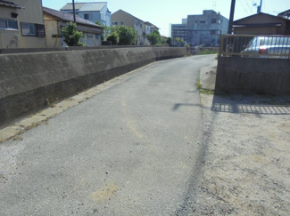 【前面道路含む現地写真】