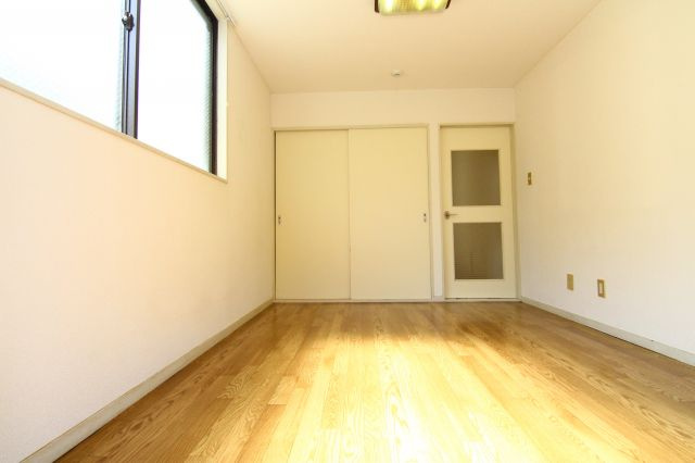 オーシャンハイツの洋室|別部屋の参考写真です