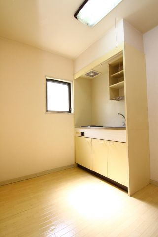オーシャンハイツのキッチン|別部屋の参考写真です
