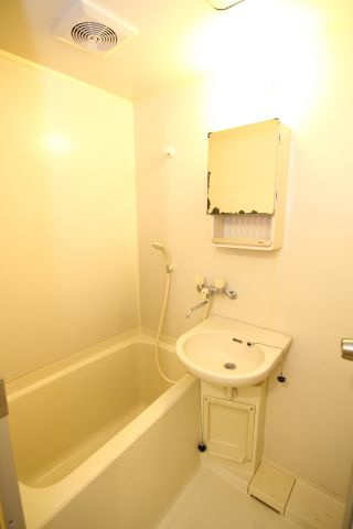 オーシャンハイツの浴室|別部屋の参考写真です