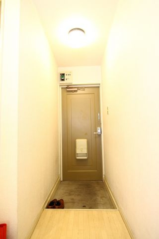 オーシャンハイツの玄関|別部屋の参考写真です
