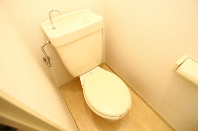 オーシャンハイツのトイレ|別部屋の参考写真です
