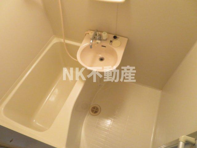 【浴室】 | ルビダクォ荒本（荒本賃貸） | コンパクトで使いやすいお風呂です