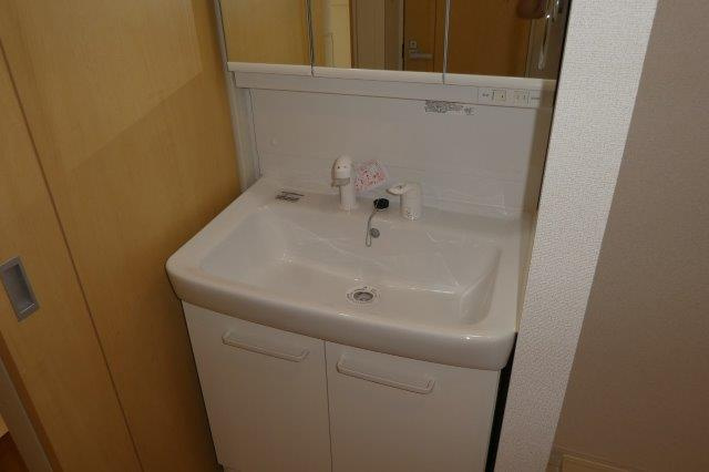 バイオレット真備Ｎｏ．１の独立洗面台|シャンプードレッサー