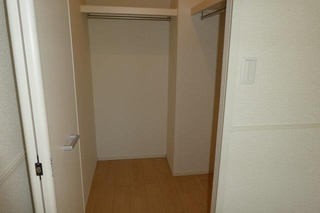 バイオレット真備Ｎｏ．２の収納|ウォークインクローゼット