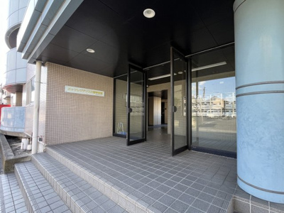 【エントランス】 | メッツレジデンス三郷壱番館