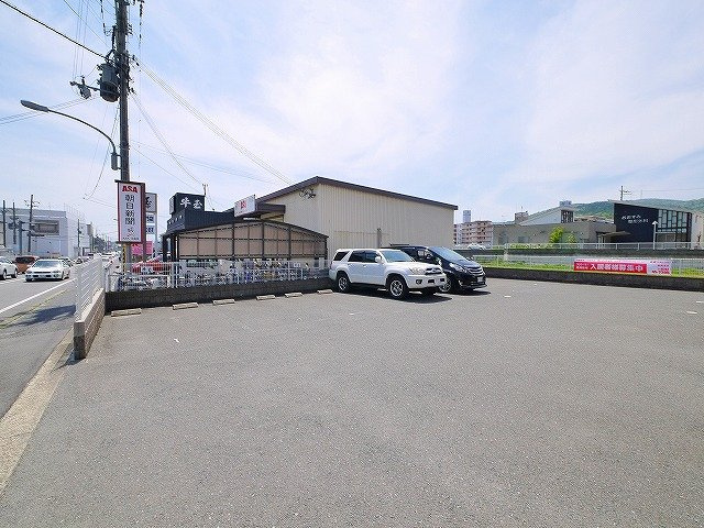 ハイブランチの駐車場|駐車場に車を止められます