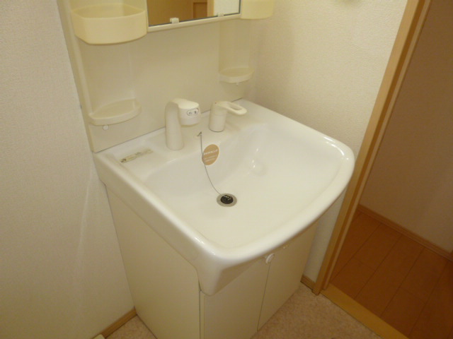 ライフモア守上Ｂの独立洗面台|洗髪洗面化粧台