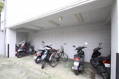 【駐車場】 | カーイング多摩 | 屋外バイク置場（空きあり）
