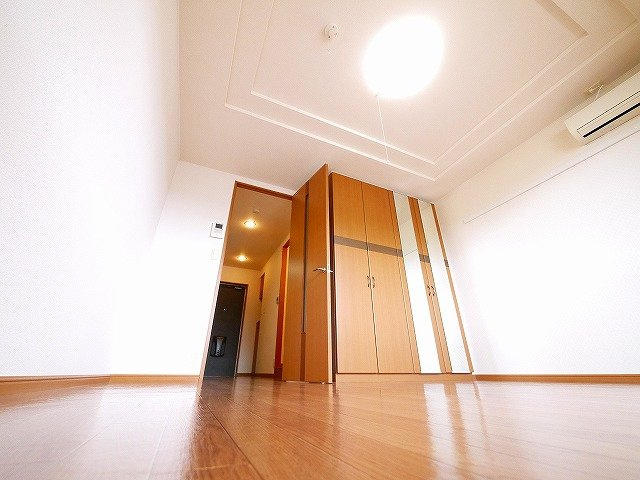 レジェンドール　西の京の内装|こちらの居間で趣味の時間をお楽しみください