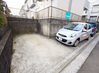 【駐車場】 | ルミエール泉Ａ