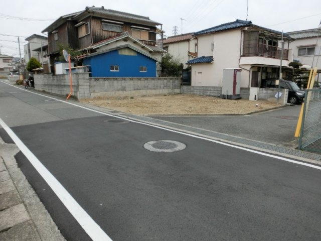 ＪＲ魚住駅北側　魚住町西岡　新築一戸建の前面道路含む現地写真
