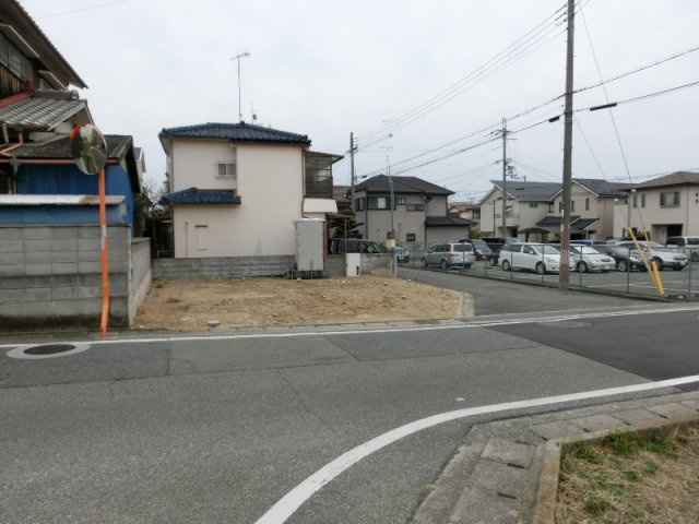 ＪＲ魚住駅北側　魚住町西岡　新築一戸建の前面道路含む現地写真