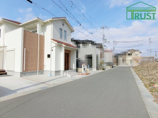 大久保町松陰 内見随時受付中の前面道路含む現地写真|前面道路は6Mのゆとりがあります