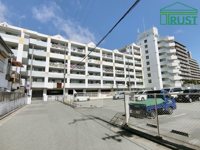 全室明るいお部屋　プルミエール明石ウエストの外観|オートロックの全117戸のマンションです。