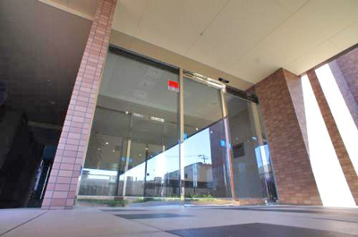 【エントランス】 | アストリア | 落ち着いたエントランスです