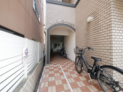 【エントランス】 | ウエストコート黒門 | 清潔なエントランスです