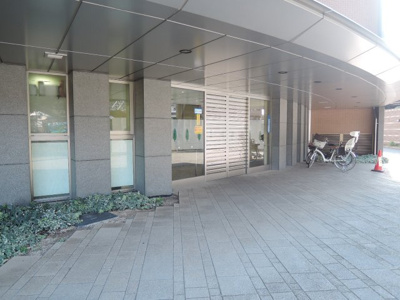 【エントランス】 | ベイステージ横浜432 | 京急本線「神奈川新町」駅徒歩6分と好立地。JR京浜東北線・根岸線/横浜線「東神奈川」駅徒歩15分。