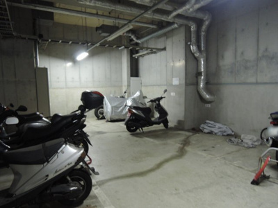 【その他共用部分】 | クレッセント鶴見中央シーズニア | バイク置場