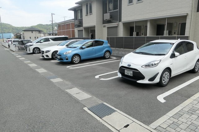ブルージュ西蒲田の駐車場
