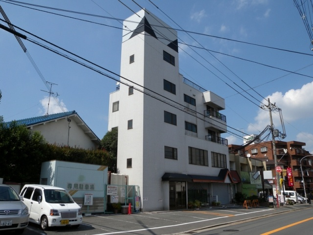 グランデ東香里Ⅱの外観