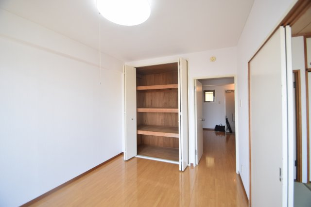 メゾン７カトーの寝室|６帖洋室