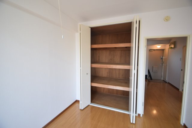 メゾン７カトーの収納|洋室収納　収納各部屋あり