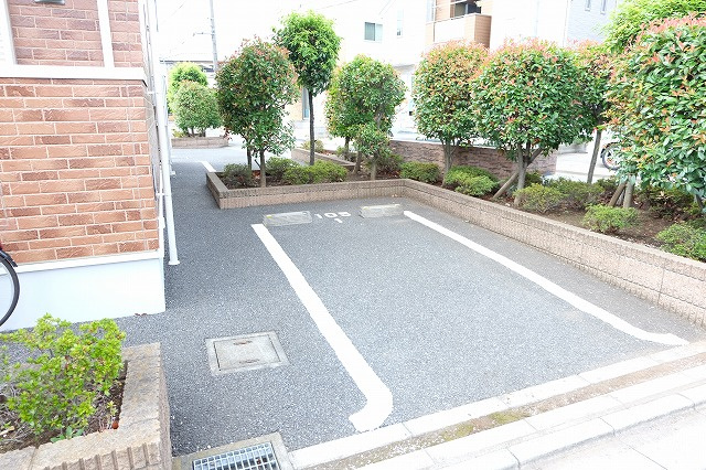 サンリット　ヒルⅠの駐車場
