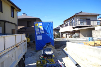 【外観】 | 2号棟　現地（2018年02月）撮影
5月上旬完成予定です。子育て世代に安心な好立地。
