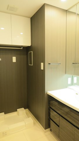 CONOE本町通の洗面所