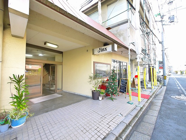 アルファコートのエントランス