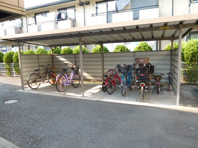倉敷市日吉町のアパートのその他共用部分|自転車置き場