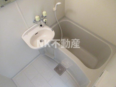 【浴室】 | ビクトワール小阪（八戸ノ里賃貸） | きれいなお風呂です