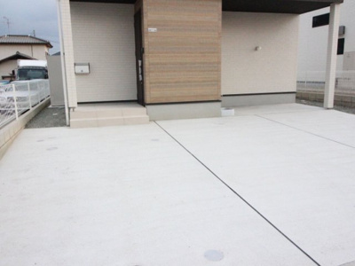 【駐車場】 | アルカーサ雁ノ巣 | 車をお持ちの方に嬉しい駐車場付きの物件です