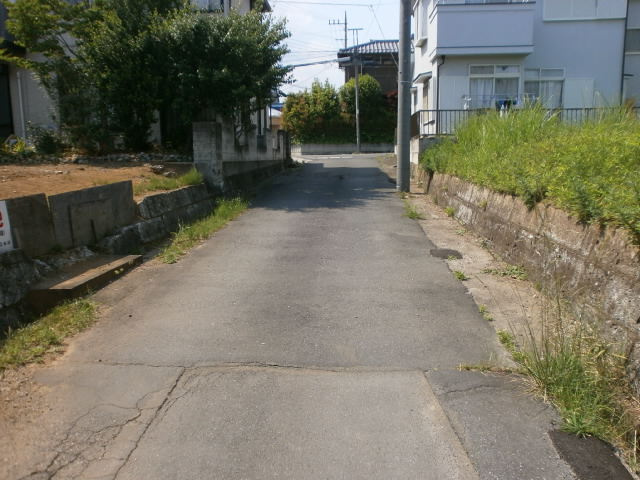 東松山市野田 土地42坪の前面道路含む現地写真