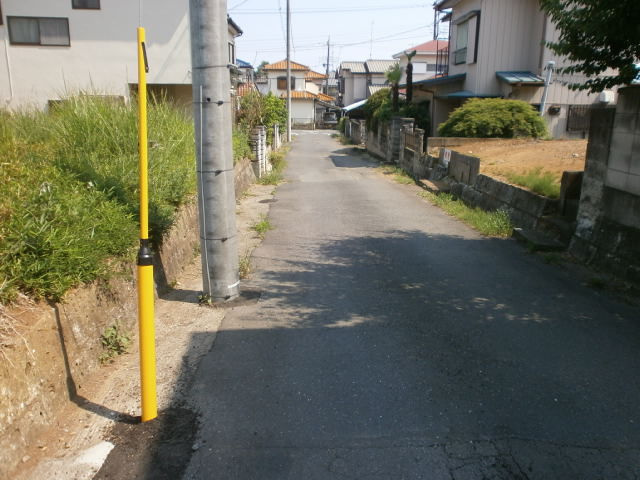 東松山市野田 土地42坪の前面道路含む現地写真