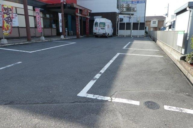 倉敷市平田の店舗一部の駐車場