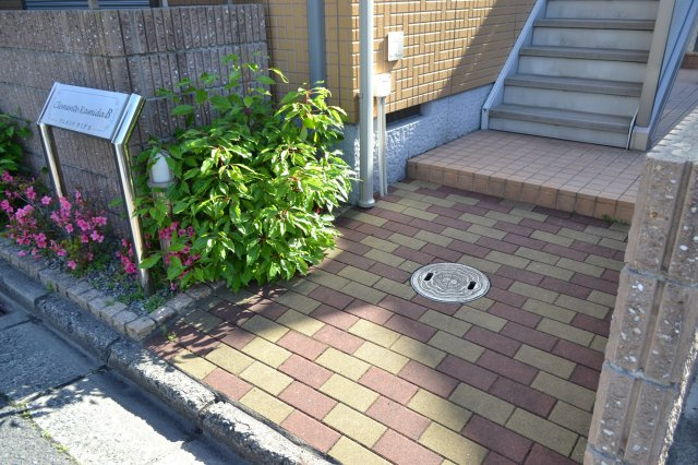 クレメンテカミダＢのエントランス|エントランス