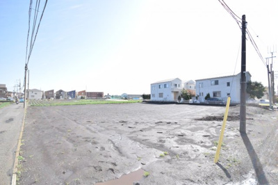 【前面道路含む現地写真】 | ＭＬＨ六会日大前3棟（NO.1）建築条件付売地（土地） | 六会日大前駅前は、スーパー・コンビニも多数ありますので、買い物も便利な立地☆