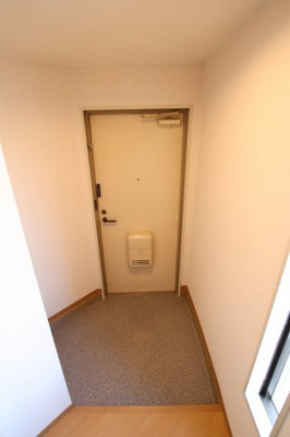 【玄関】 | メゾンアルカディア金剛