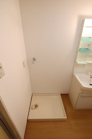【設備】 | メゾンアルカディア金剛 | 室内洗濯機置場
