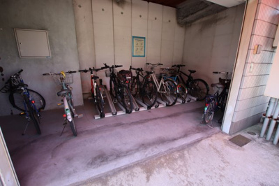 【設備】 | メゾンアルカディア金剛 | 駐輪場