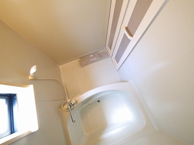 セラビ梅美台Bの浴室