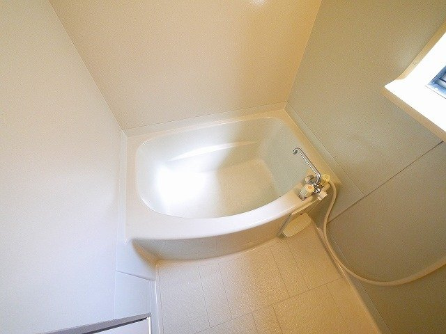 セラビ梅美台Bの浴室