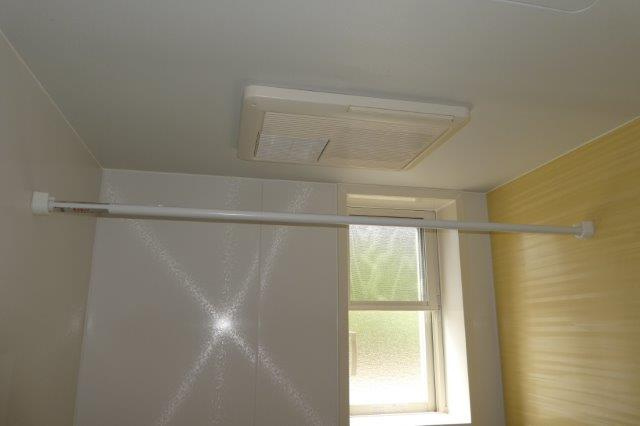 フェリシダ矢蔵Ⅲの浴室|浴室乾燥機・窓