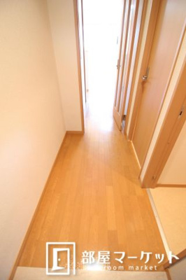 【内装】 | ファミール尺口