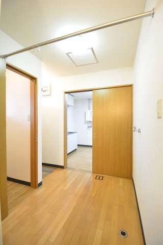 【洗面所】 | コーポエム | 洗濯機置き場